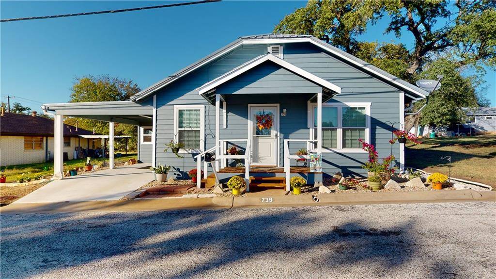 739 E Richmond ST, Giddings, TX 78942