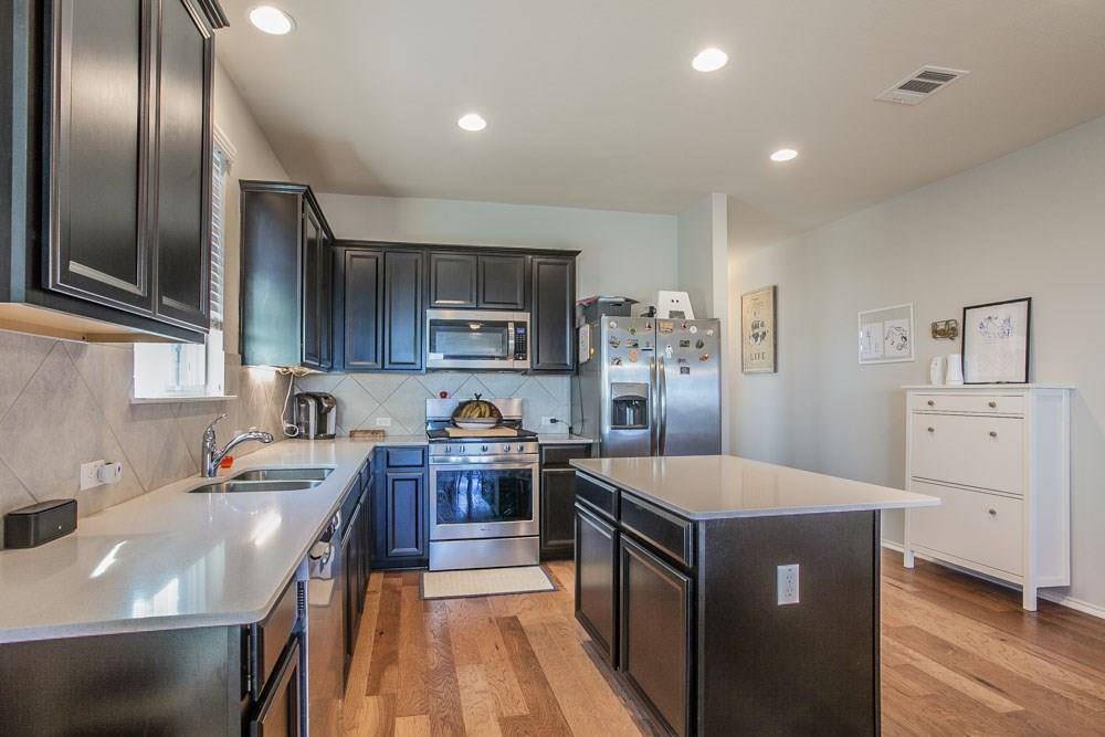 180 Martha DR, Buda, TX 78610