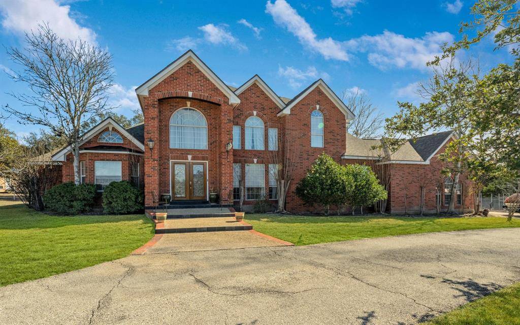 5 Shooting Club RD, Boerne, TX 78006