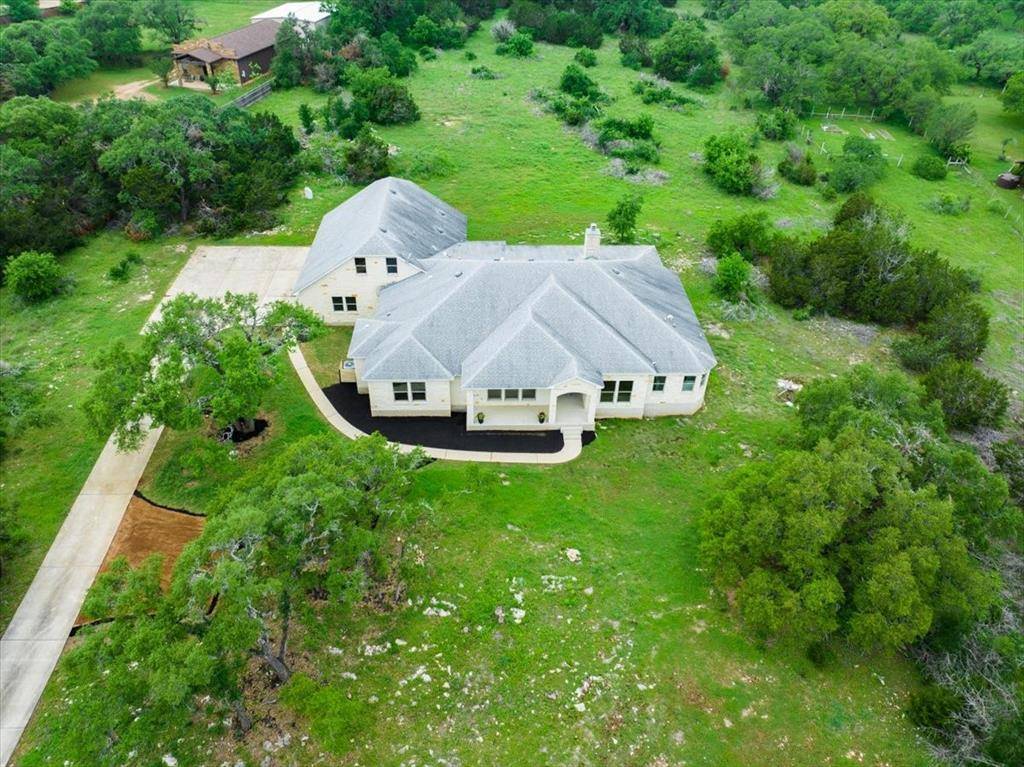 13 Country Oaks DR, Buda, TX 78610