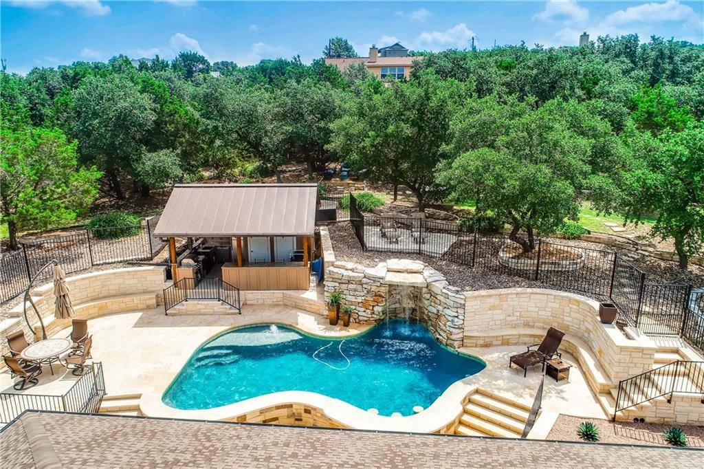 101 Cowal DR N, Spicewood, TX 78669