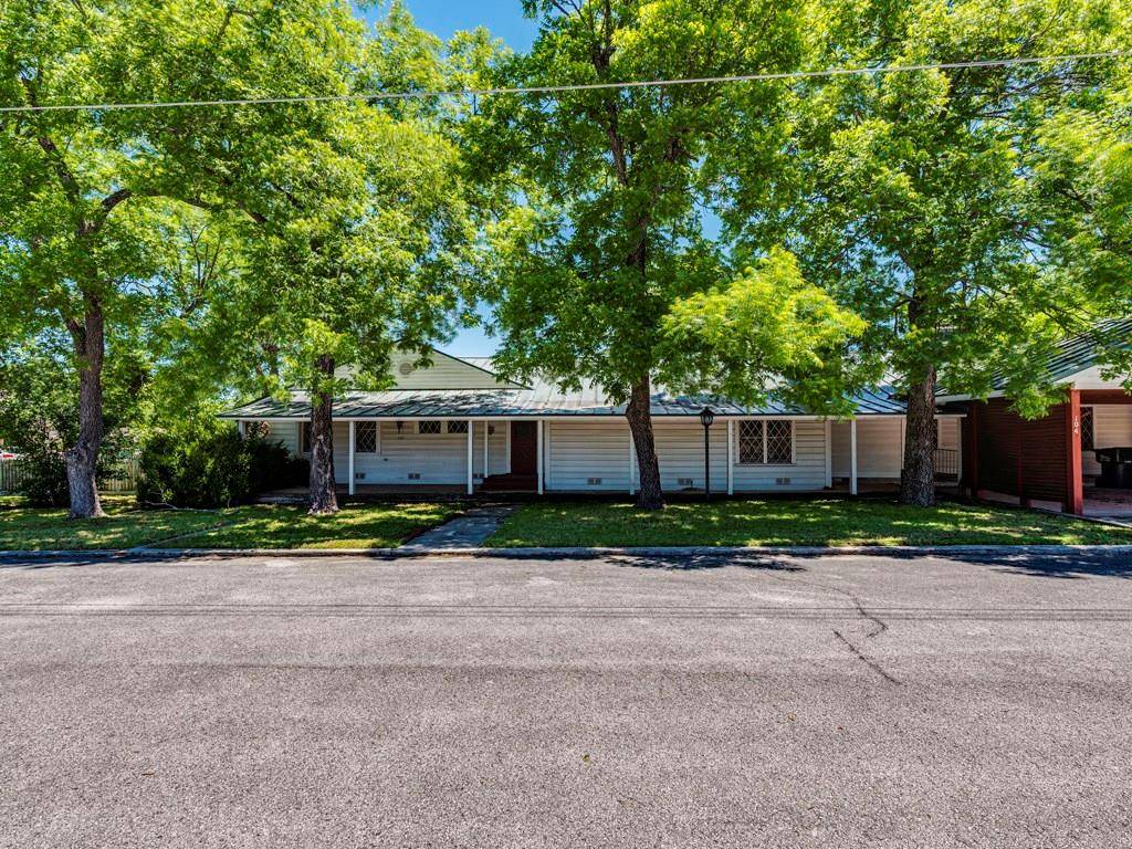 104 Wallace ST, Kyle, TX 78640