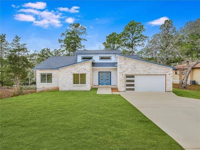356 Tahitian DR, Bastrop, TX 78602