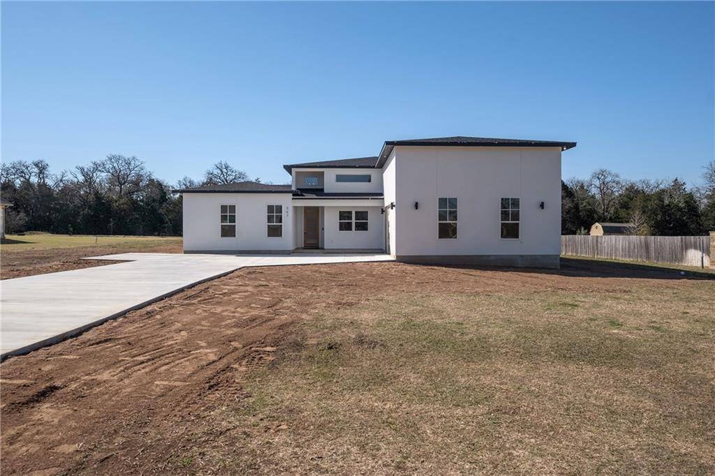 307 Chisholm TRL, Bastrop, TX 78602