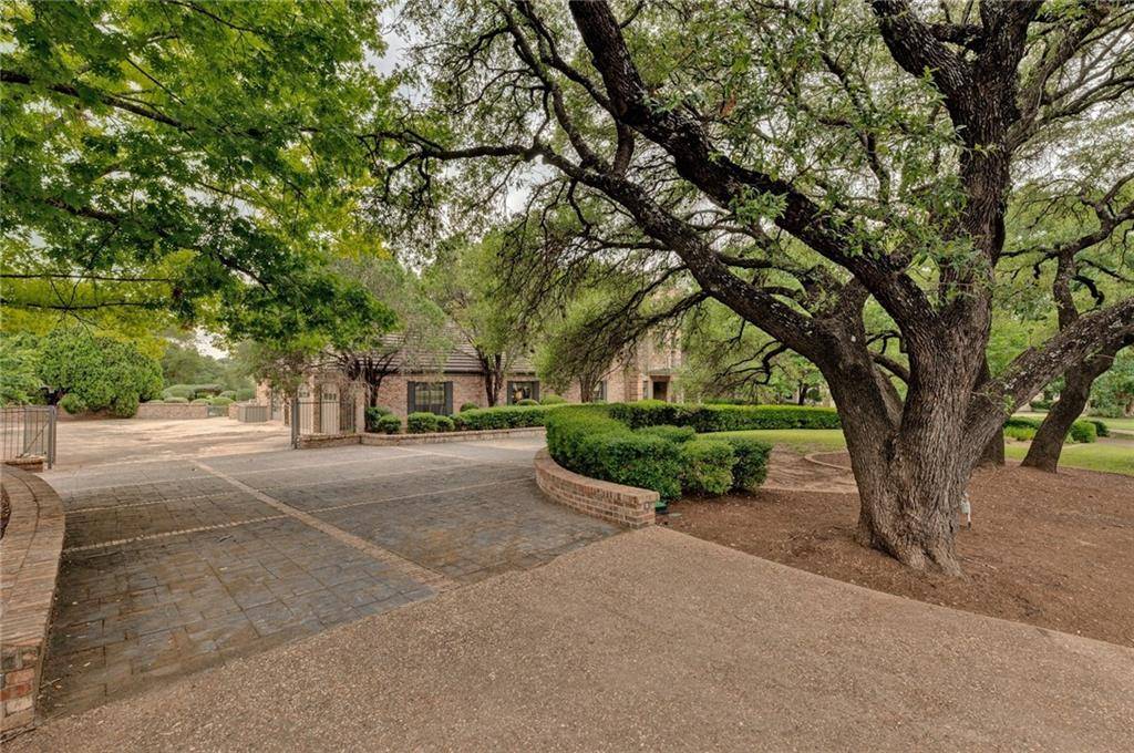 27030 Masters PKWY, Spicewood, TX 78669