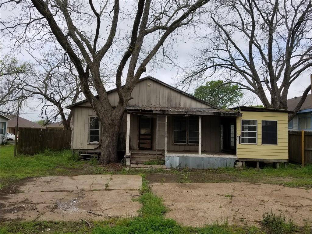 632 S Polk ST, Giddings, TX 78942