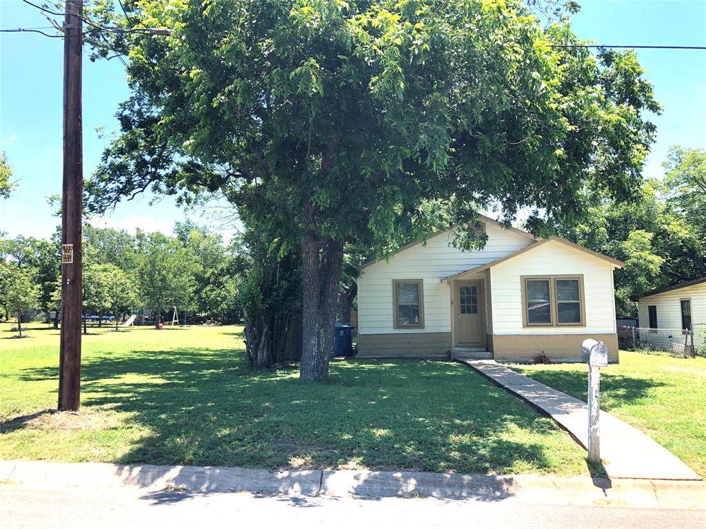 723 Quinlan ST, Kerrville, TX 78028