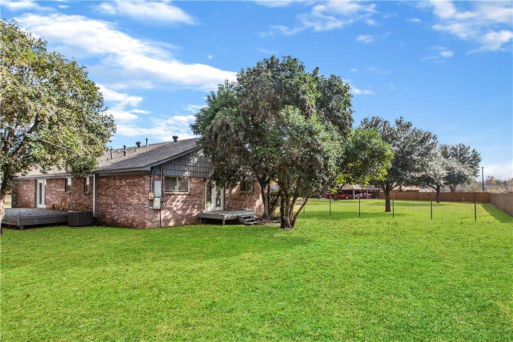 8 Willow ST, Hearne, TX 77859