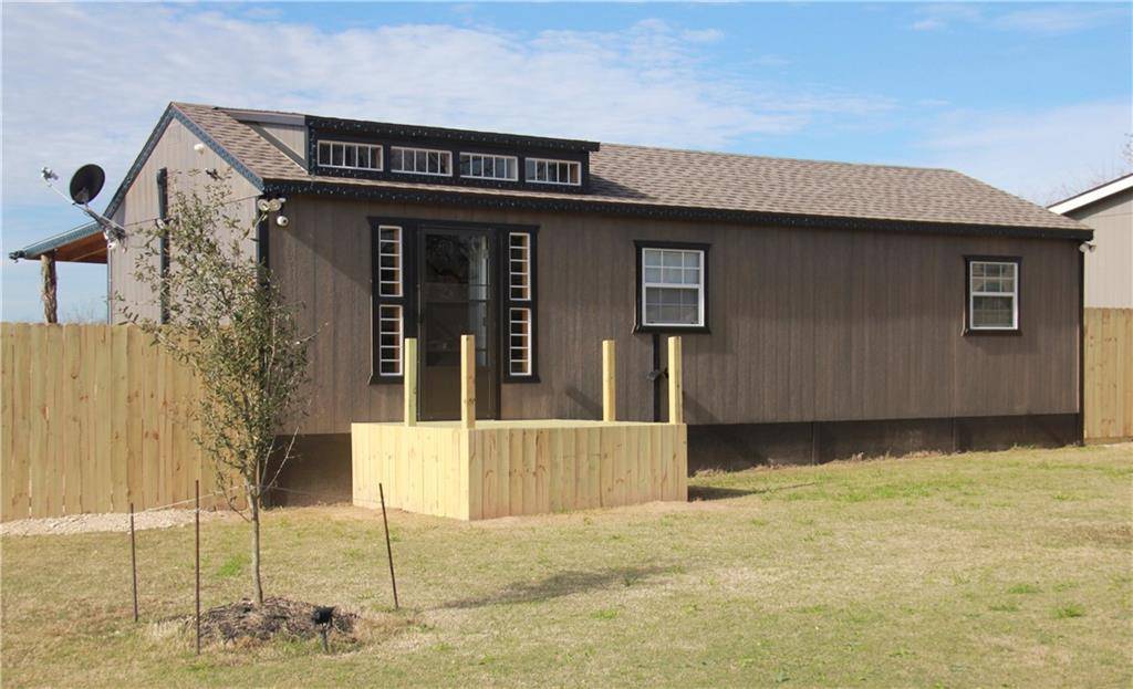 907 Yegua ST, Lexington, TX 78947