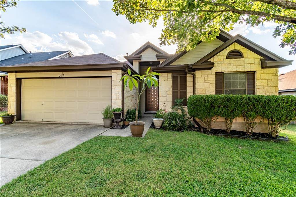 219 Estate DR, Hutto, TX 78634