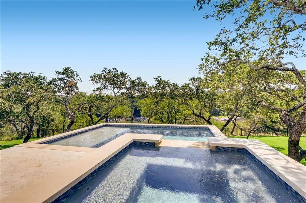 1501 Likeness RD, Spicewood, TX 78669