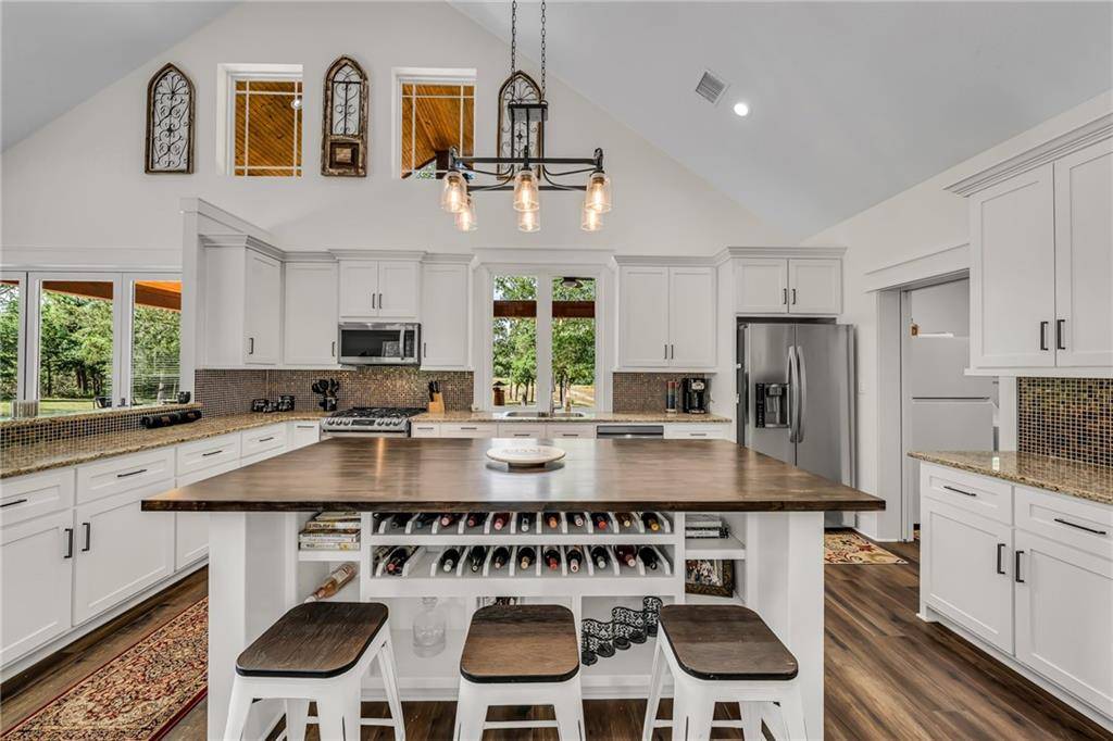 1395 W Yaupon RD, Somerville, TX 77879