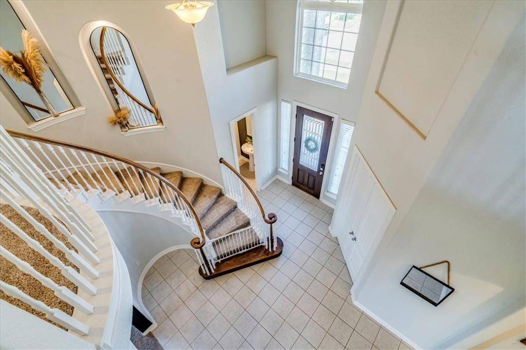 191 Rough Leaf DR, Buda, TX 78610
