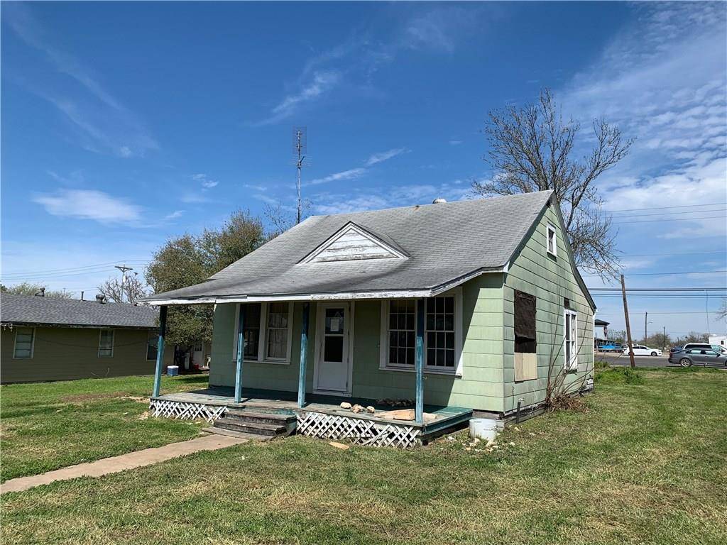 555 W Hempstead ST, Giddings, TX 78942