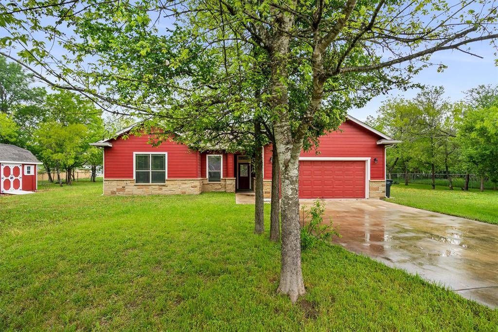 104 W Pauwela LN, Bastrop, TX 78602
