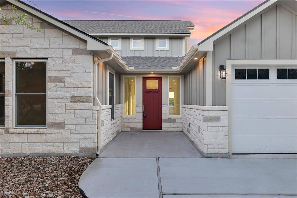 102 Sinclair DR, Spicewood, TX 78669