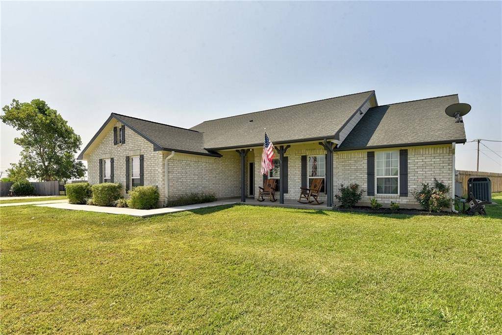 135 Comanche CIR, Hutto, TX 78634