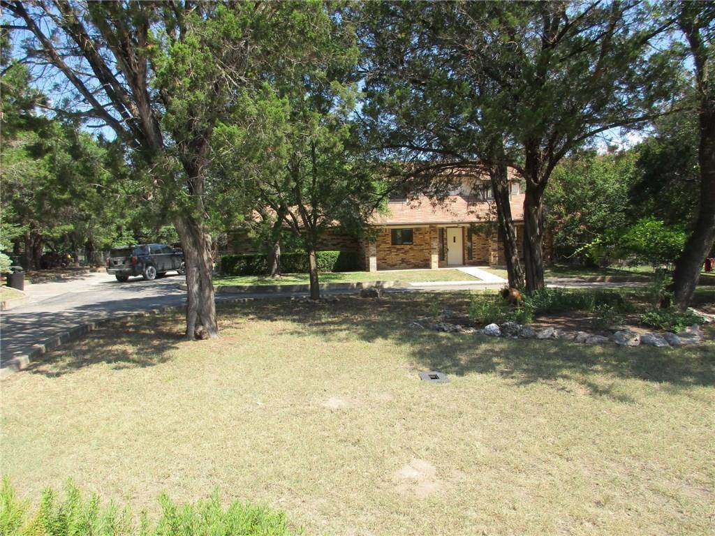 1024 Naruna RD, Lampasas, TX 76550