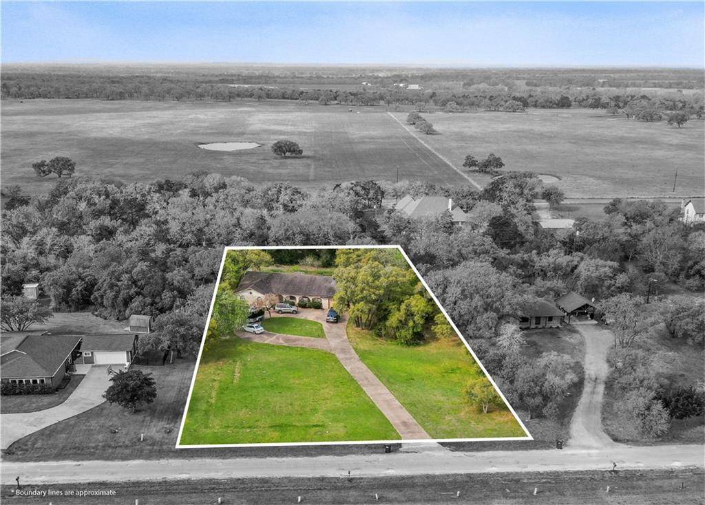 1092 County Road 227, Giddings, TX 78942