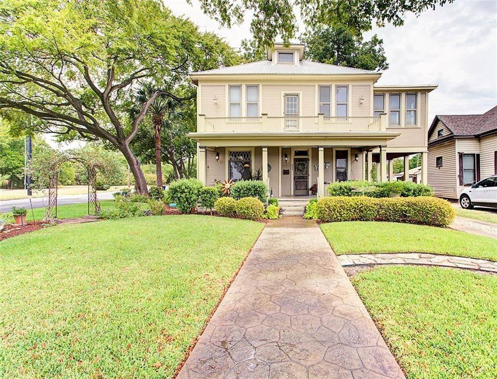 622 W 7th ST, Taylor, TX 76574