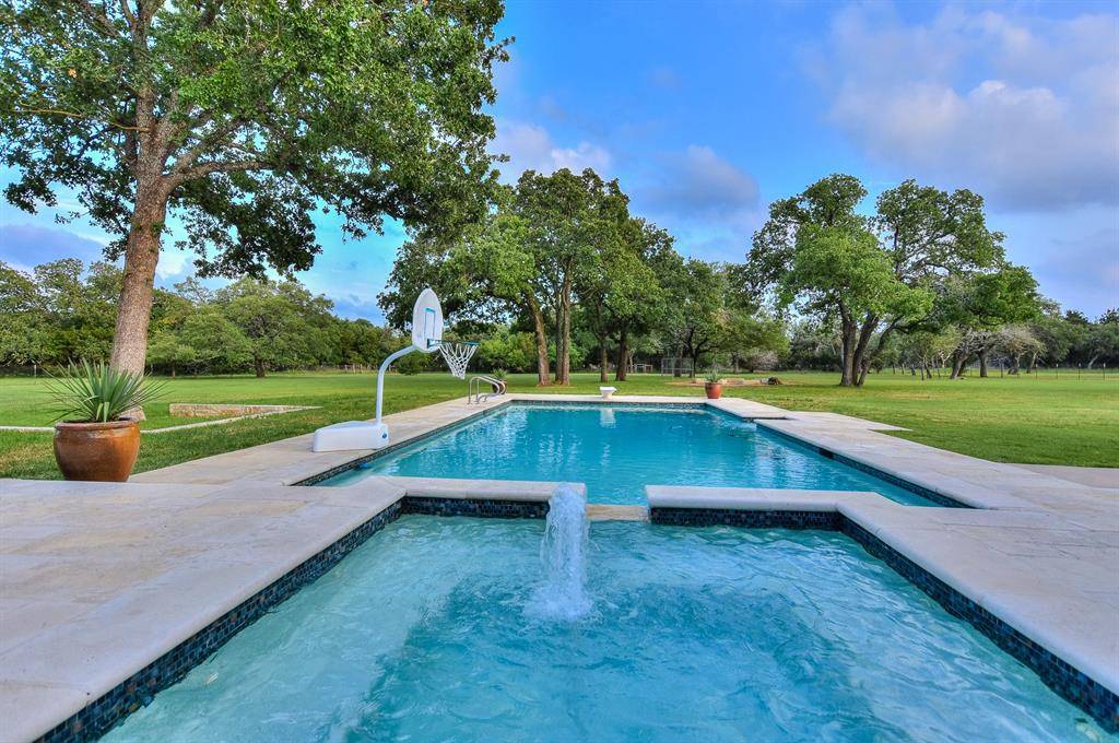 420 Logan Ranch RD, Georgetown, TX 78628