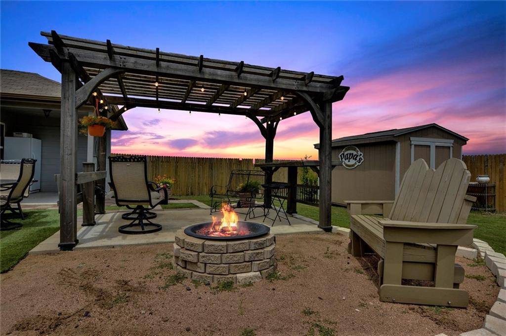 200 Colthorpe LN, Hutto, TX 78634