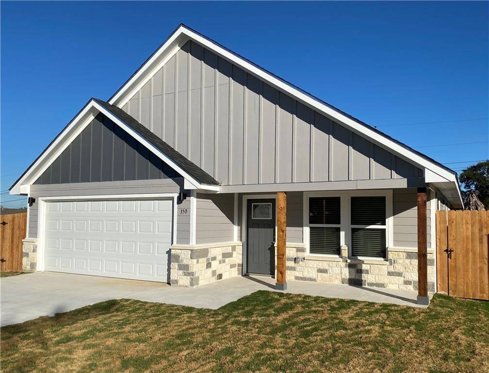 350 Edgewood Ave, Giddings, TX 78942