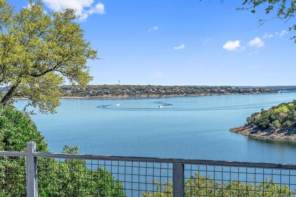 2513 Crosswind DR, Spicewood, TX 78669