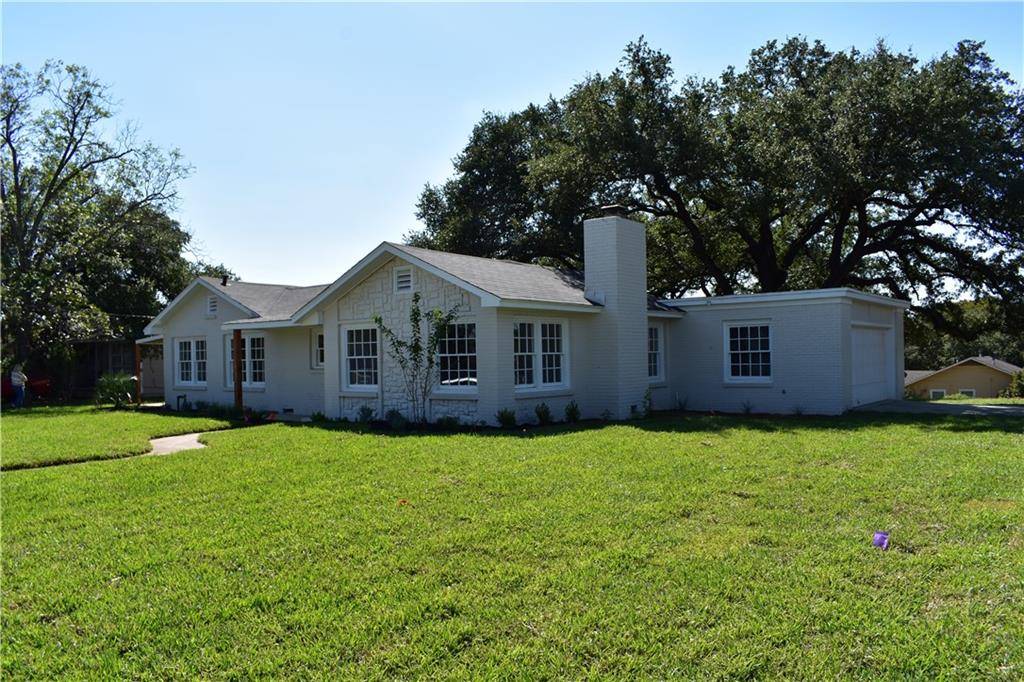 604 S Spring ST, Lampasas, TX 76550