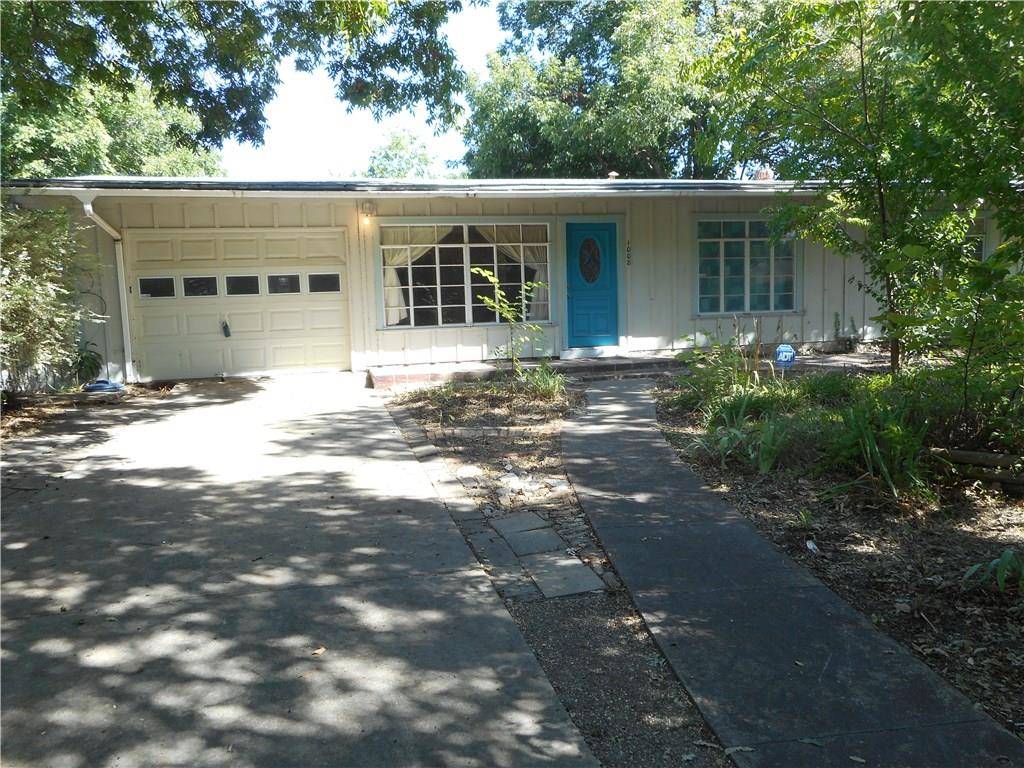 1008 Gilmore ST, Taylor, TX 76574