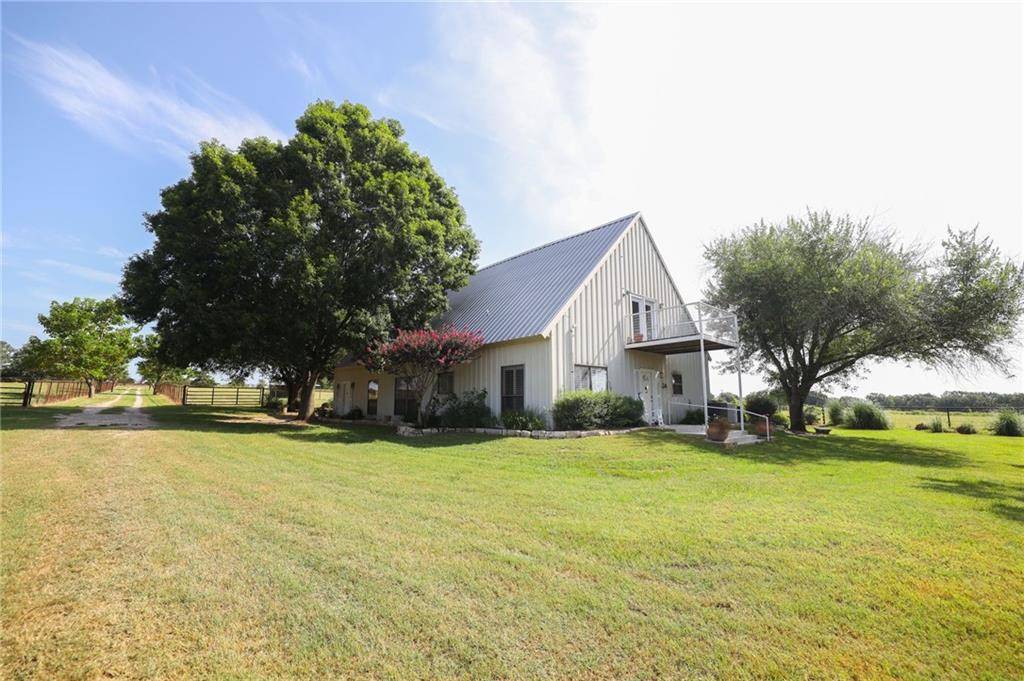1139 County Road 417, Lexington, TX 78947