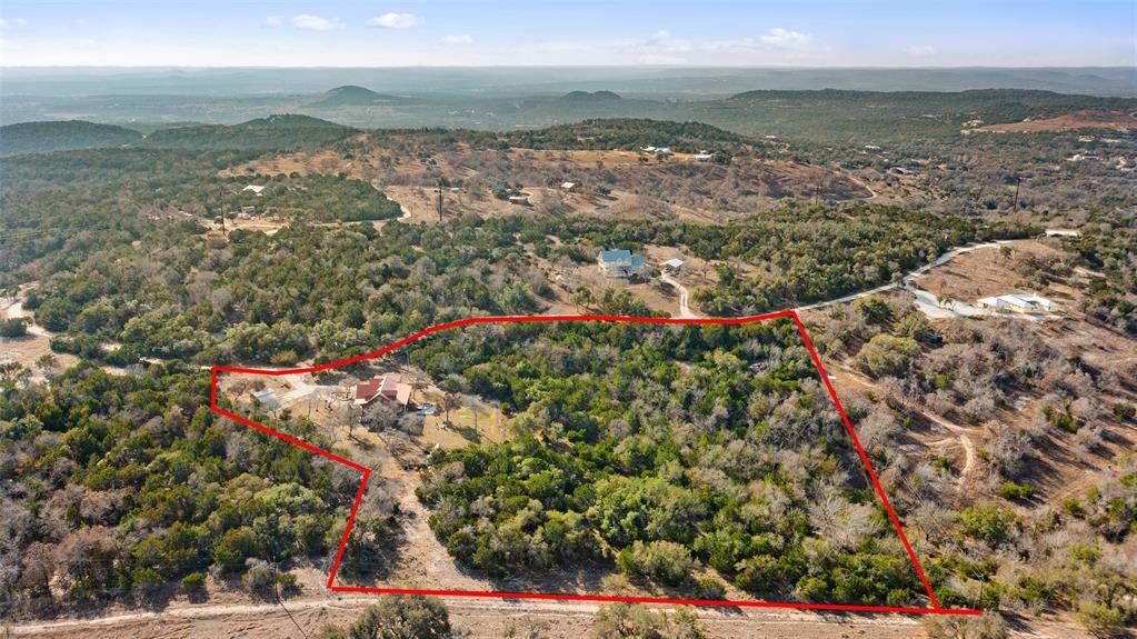 951 Altwein RD, Blanco, TX 78606