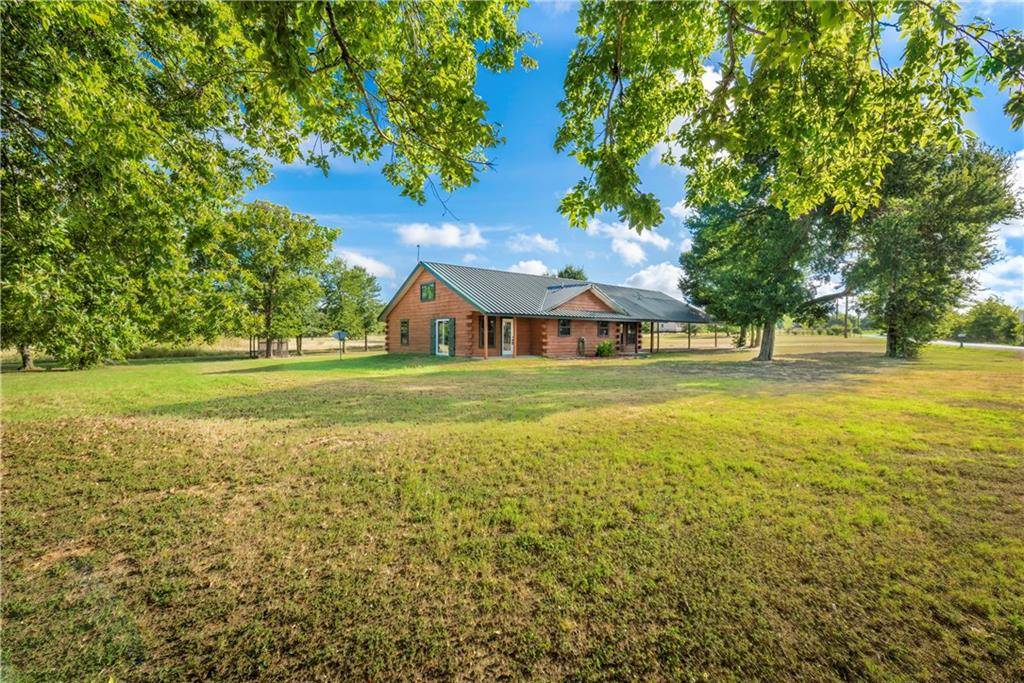 1032 Shaw, Lexington, TX 78947