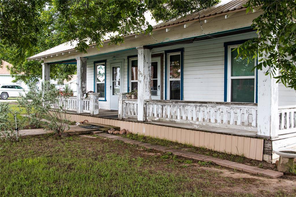 403 S Nolan Ave, Cameron, TX 76520