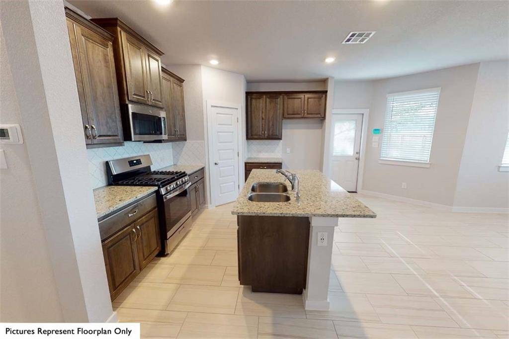 105 Whisper Rill DR, Hutto, TX 78634