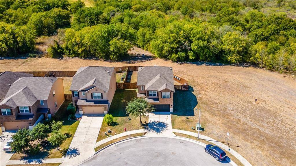 100 Isabel LN, Kyle, TX 78640