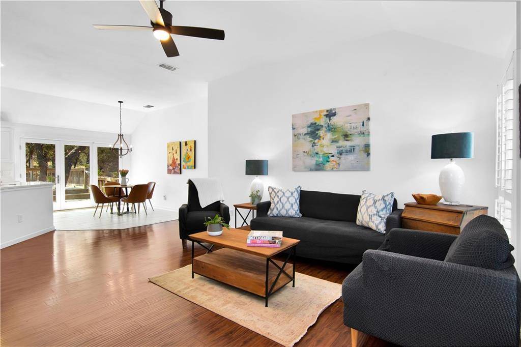 601 Ronay DR, Spicewood, TX 78669