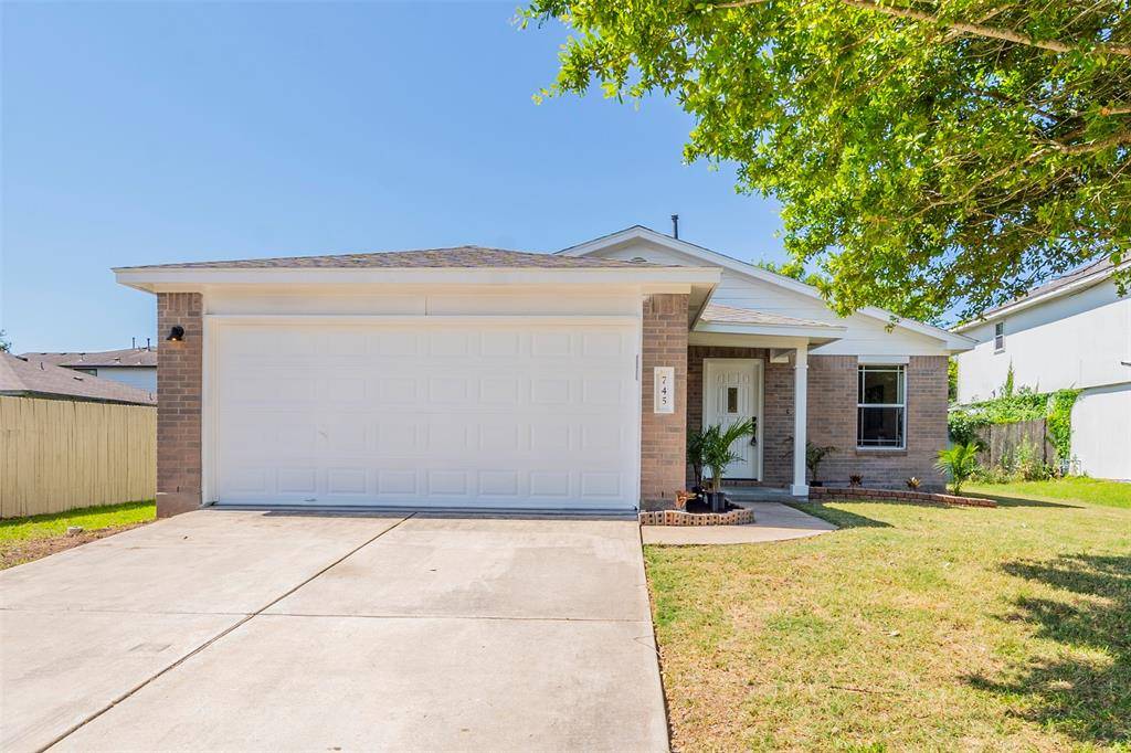 745 Bills CIR, Bastrop, TX 78602