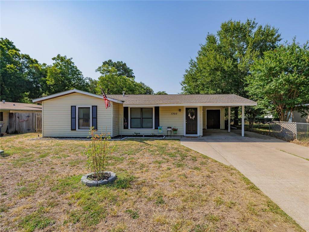1303 Alcoa Ave, Rockdale, TX 76567