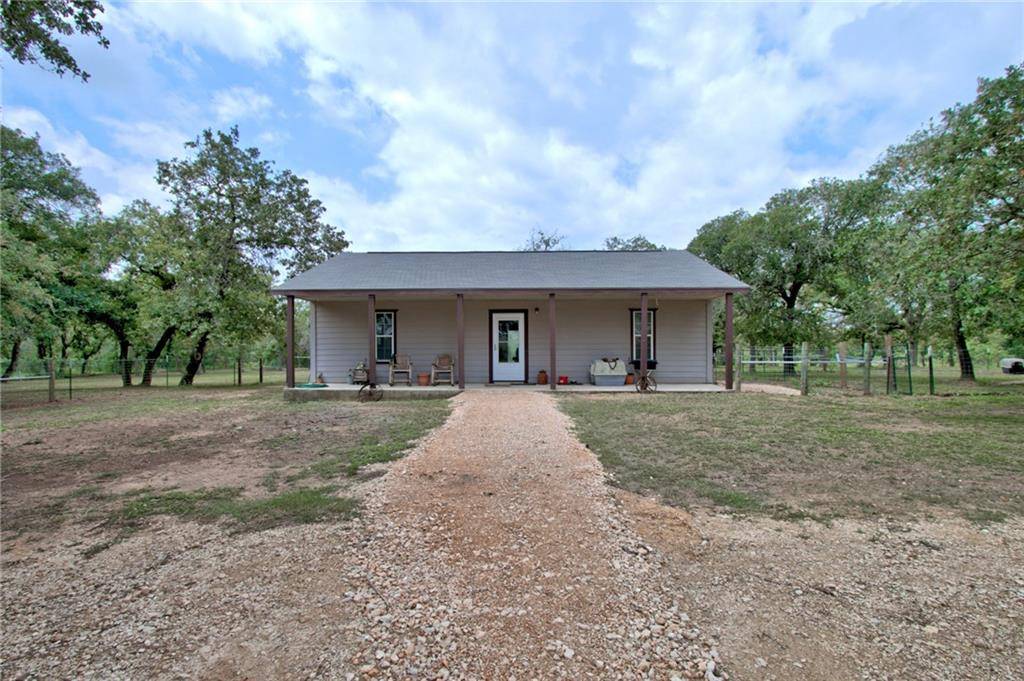 900 County Rd 429, Stockdale, TX 78160