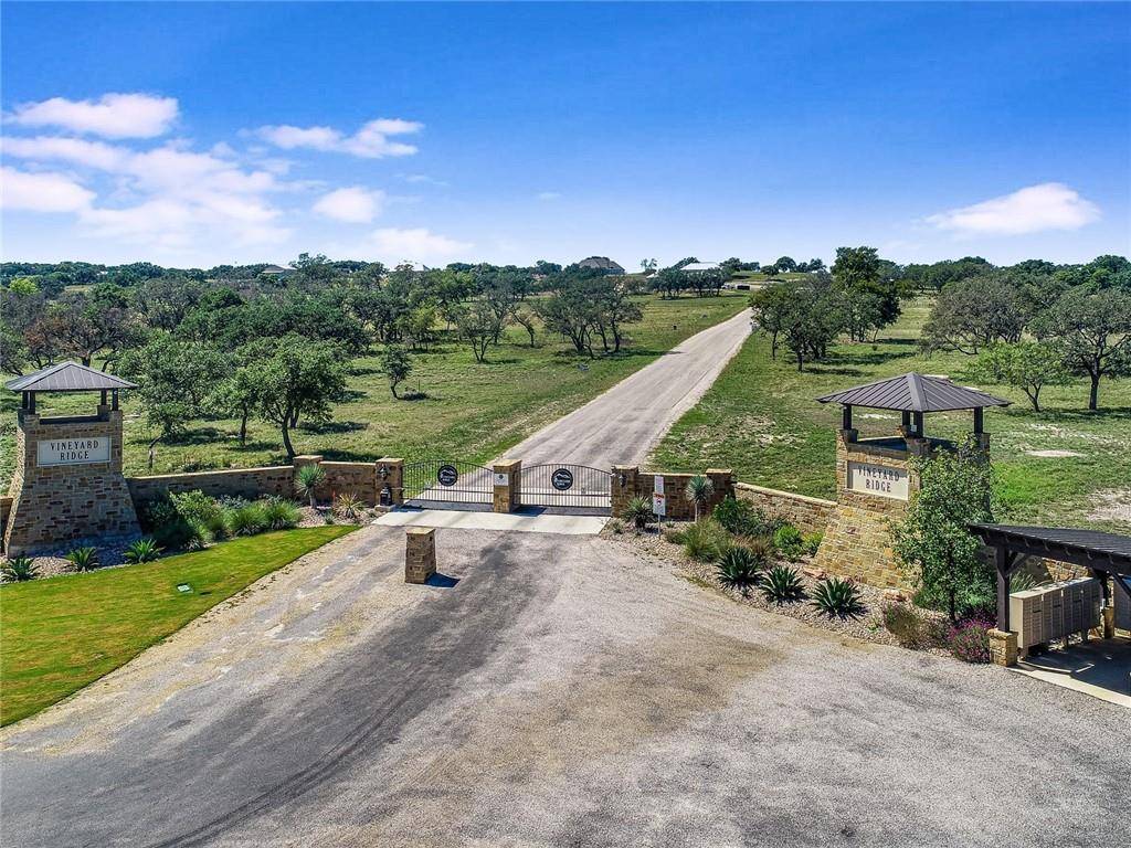 000 Axis CIR, Fredericksburg, TX 78264