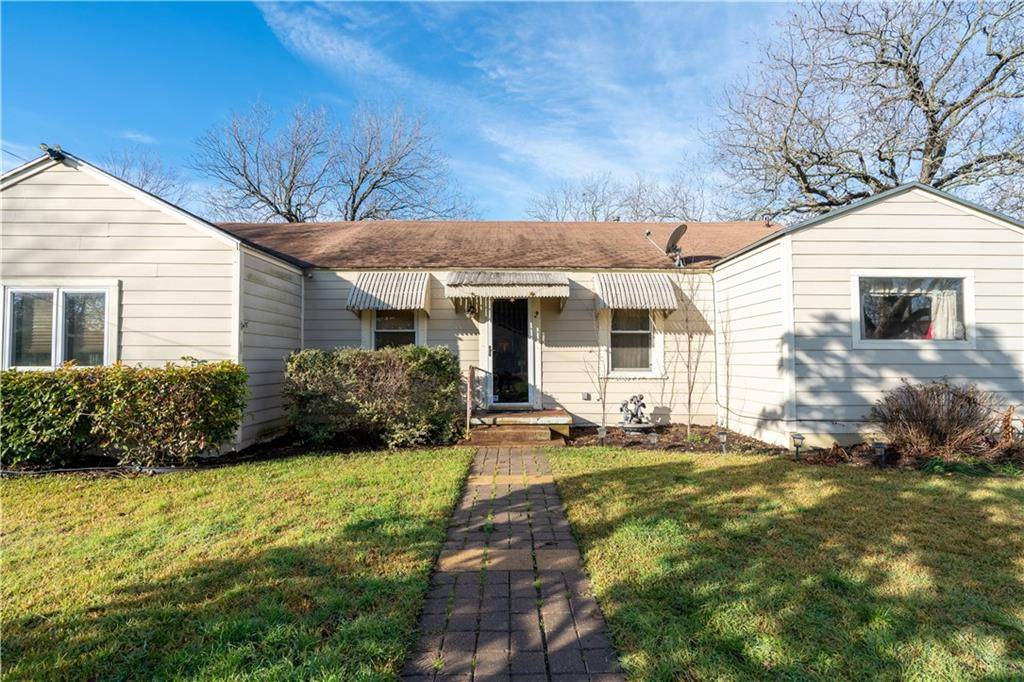1217 Fairgrounds ST, Taylor, TX 76574