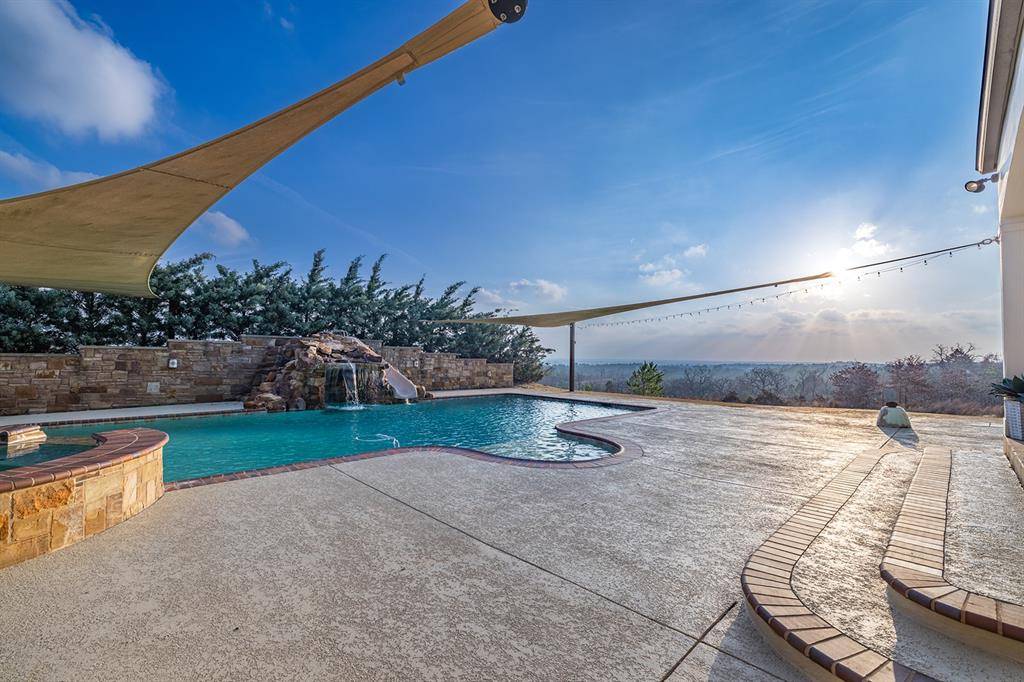 523 Kaanapali LN, Bastrop, TX 78602