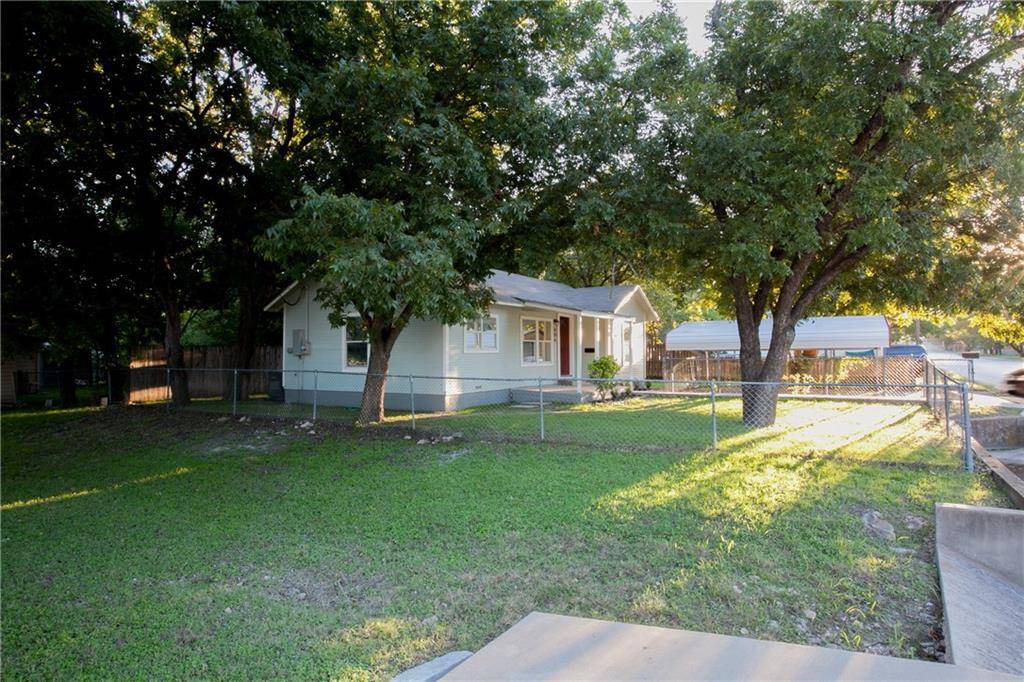 404 W Avenue B, Lampasas, TX 76550