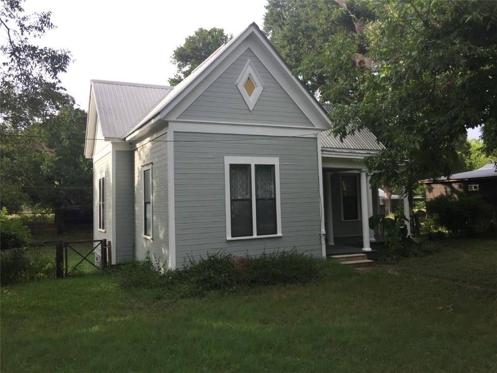 601 E Salty ST, Thorndale, TX 76577