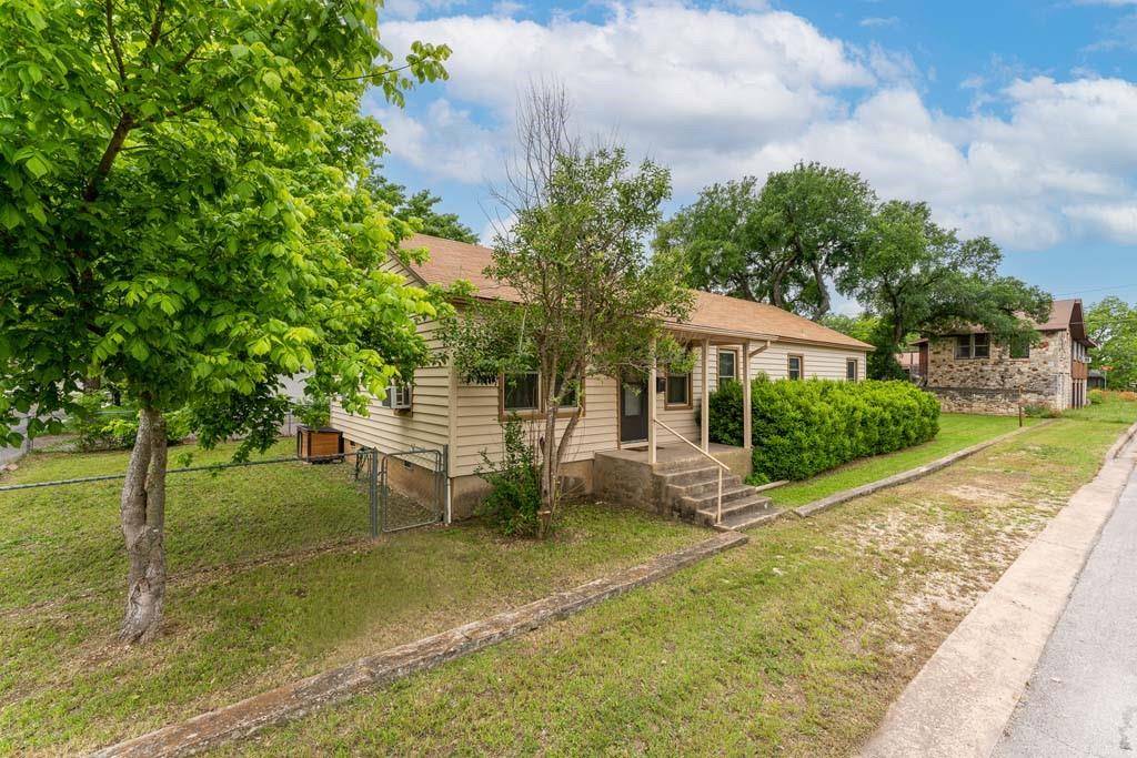 208 E 3rd ST, Georgetown, TX 78626