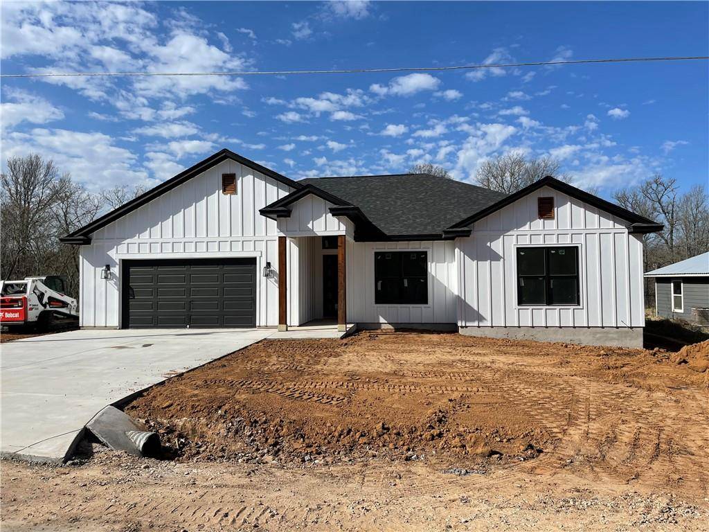 124 Waipahoehoe DR, Bastrop, TX 78602