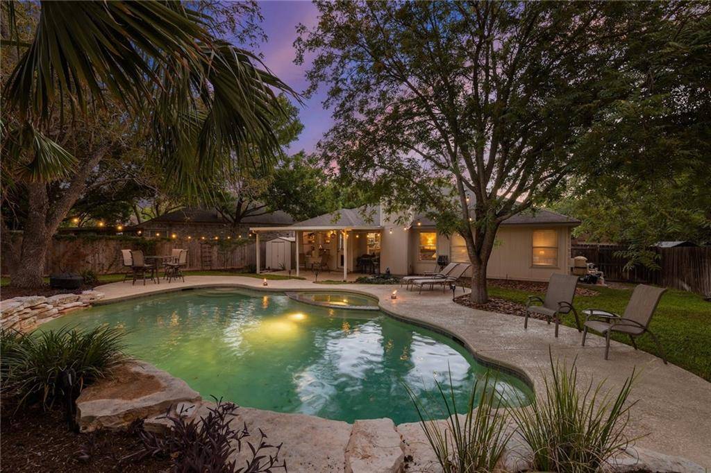 900 Woodhollow LN, Cedar Park, TX 78613