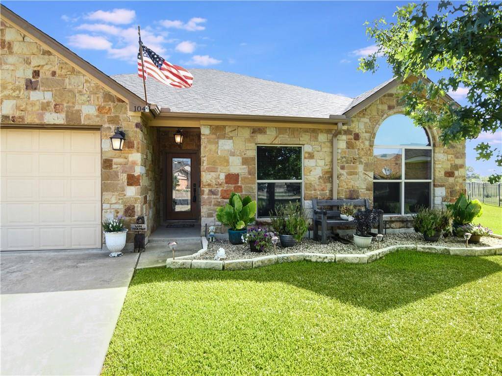 104 Pelican CT, Bastrop, TX 78602
