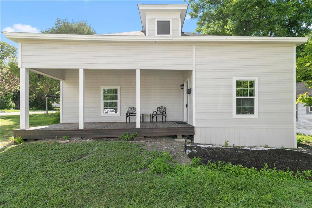 702 N 8th ST, Temple, TX 76501